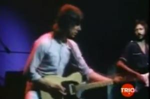 Happy birthday ! Clapton and Beck  Perform \"Farther Up the Road\" in 1981 Video  