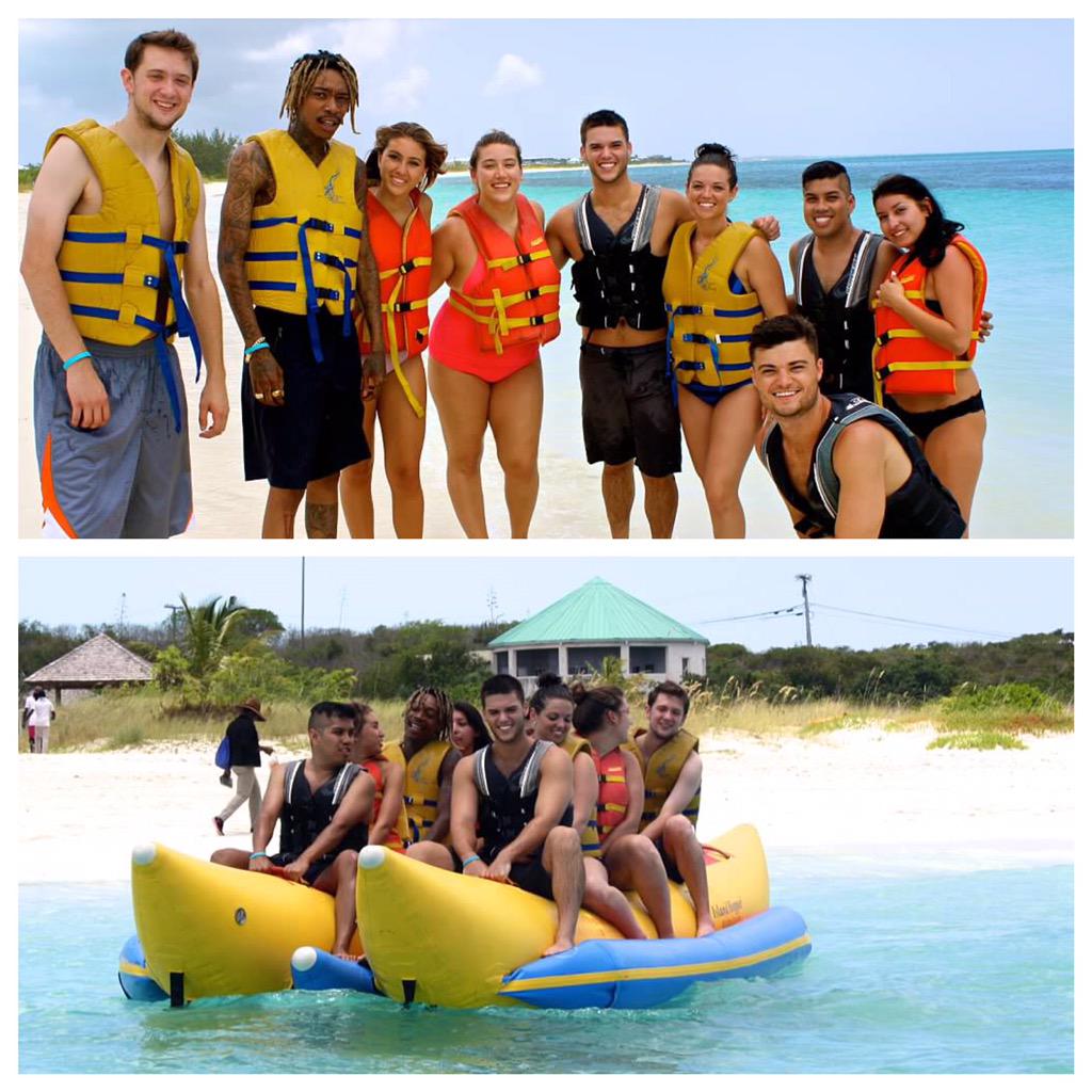SarahPolitis's tweet photo. Banana Boat Gang 🍌⛵️😎🌊 #Conchella @TIMBOSnice @josetonydiaz @wizkhalifa @RealTaylorGang @SMAC http://t.co/tqrDaBk8dM