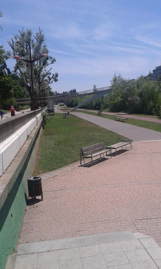 cazurreo's tweet photo. Como nuevo oye.

Como si no hubiera pasado nada.

Un ole por los de la limpieza.

#leonesp #cazurreo #NocheDeSanJuan http://t.co/OIEO09BwnU