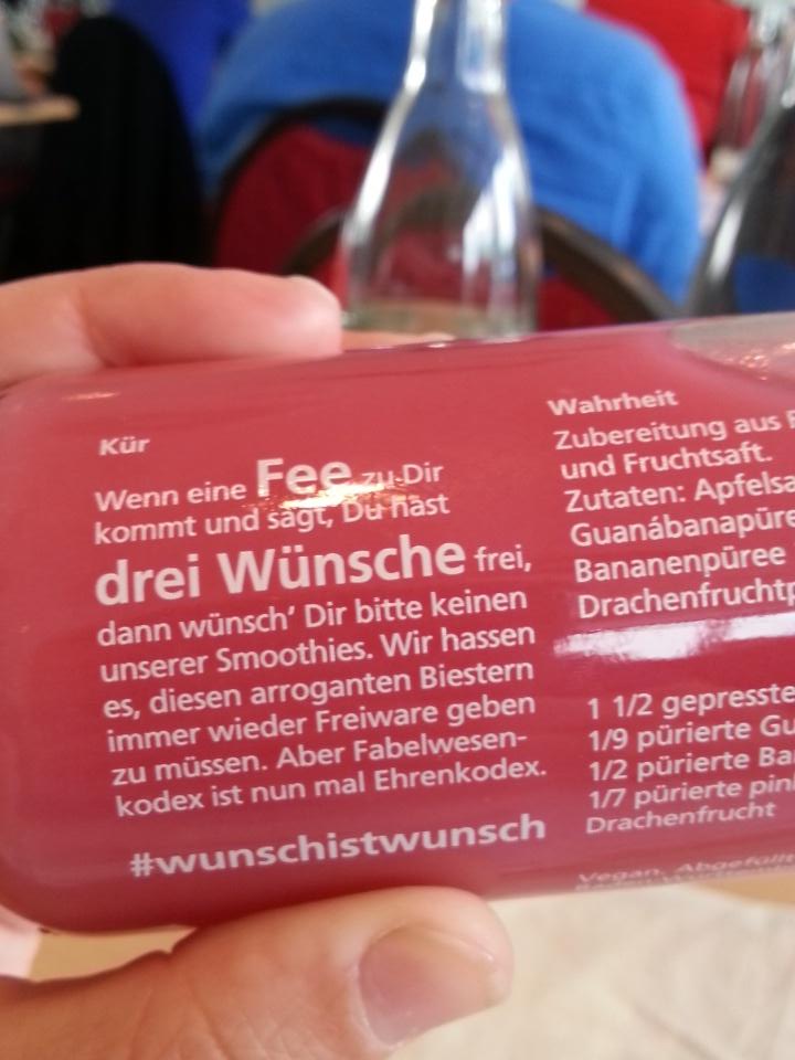 efee's tweet photo. Den Hashtag hier hat @truefruits gar nicht auf dem Slide. Ob der wohl als #antiwerbung durchgeht? #business15 http://t.co/OyR6vXX0d6