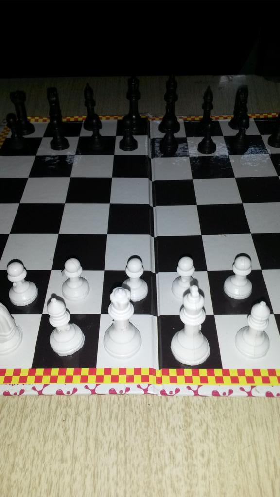 MartinMorbi85's tweet photo. Combatiendo el frío.... a pura inteligencia. http://t.co/iiZqrMvvqN