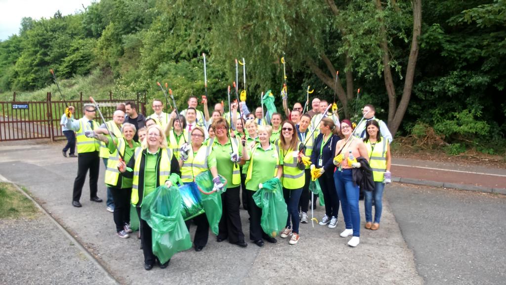 AsdaBoldon's tweet photo. #NEcommunitychampions Northeast GSM and community colleague doing a regional litter pick. Really making a difference http://t.co/gBBTChY14K