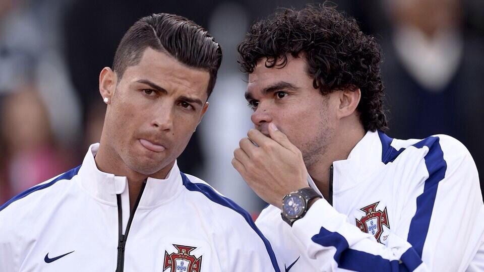dawuroGH's tweet photo. Pepe: you hear Asamoah Gyan ein issue http://t.co/7ZlkLxJmgB
