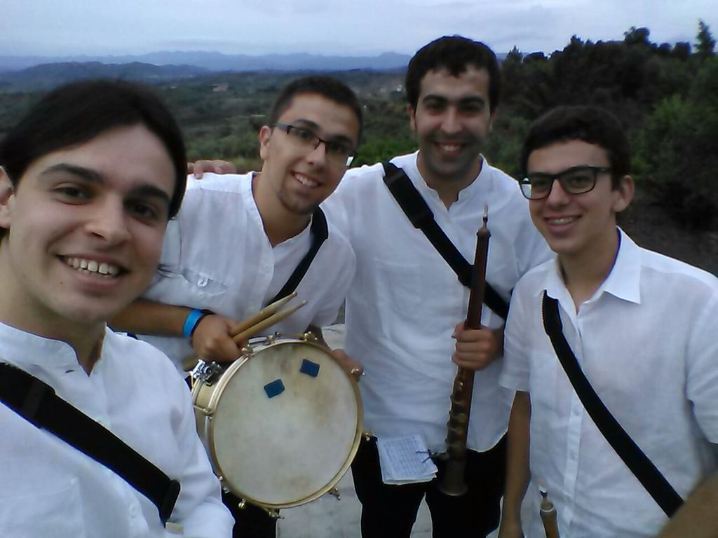 Ahir vem estar tocant a la Revetlla de Sant Joan del Celler <a href="/builgine/">Buil & Giné</a> de Gratallops #xalocs #SantJoan