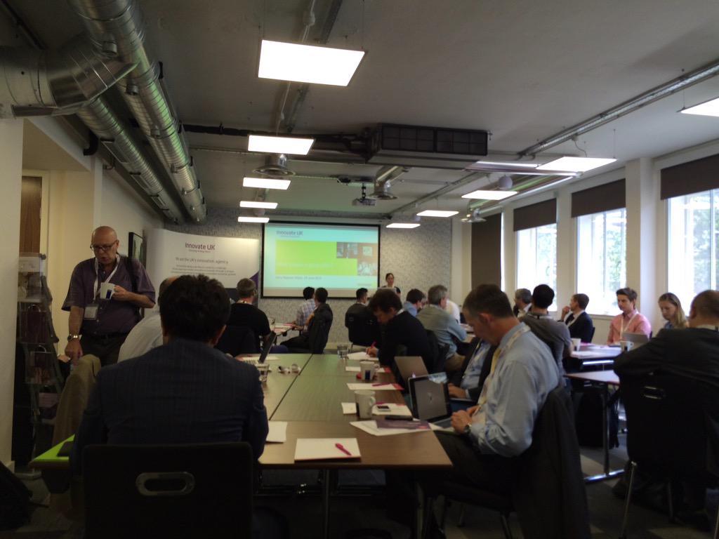 21CTV's tweet image. innovate_uk : RT jonathan_uk: Lien Ngo opening the innovate_uk pitch training for #techins… )