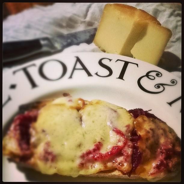 LoveBeetroot's tweet photo. Feeling lucky? RT & follow us to enter our #comp to #win 1 of 2 @Godminsterfarm cheese party packs! #Beetminster http://t.co/OEaD5oU1tr
