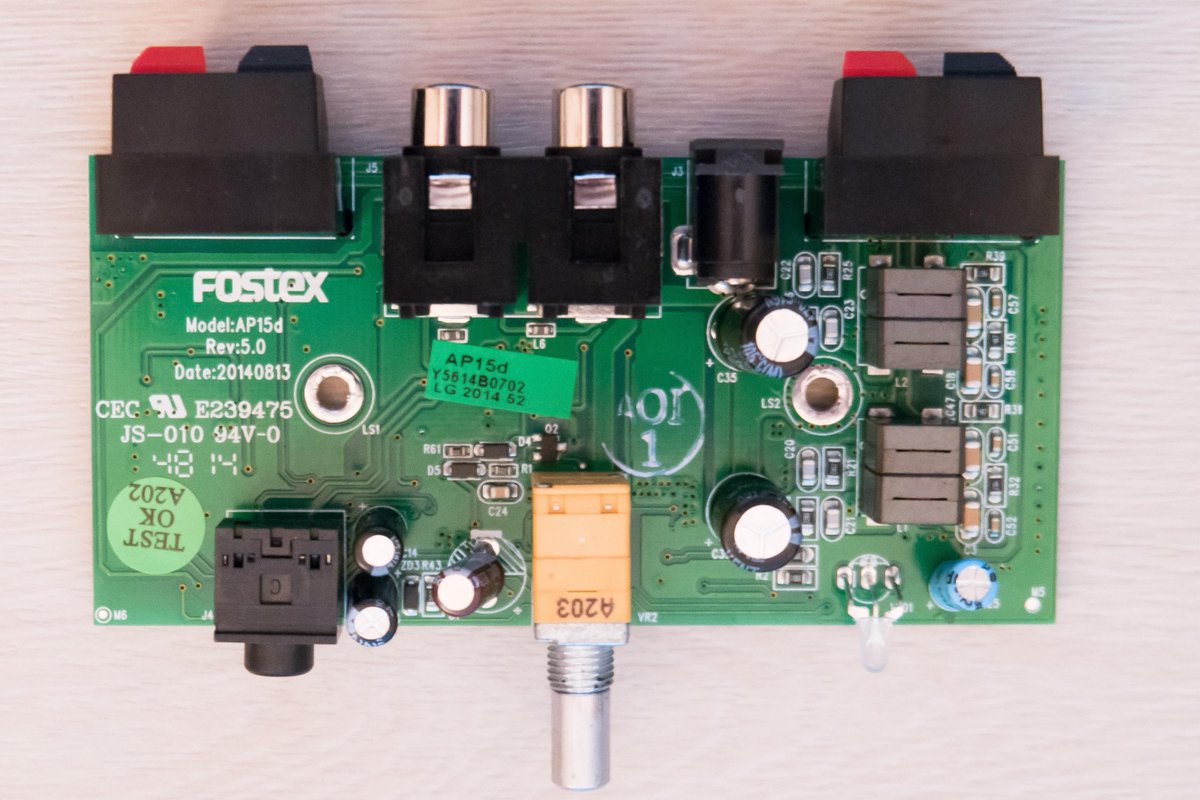 EFFY_skyl's tweet photo. 需要あるか分からないけど、 #FOSTEX の #AP15d 分解写真アップ。
コンデンサはSu'scon、オペアンプはJRC 2068 MSOPでしょうか。 http://t.co/fOvCbGimxP