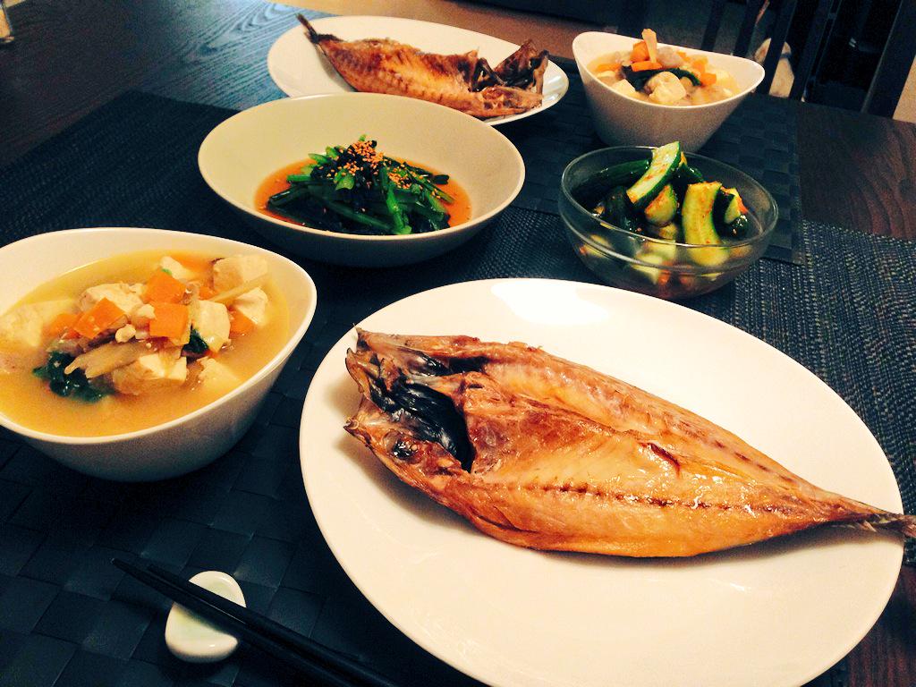 献立メモ W 鯵の干物 具だくさんけんちん汁 小松菜の三杯酢しょうが和え きゅうりのキムチ浅漬け 献立 夕ご飯 Twitter家庭料理部 お腹ペコリン Http T Co 8gobtwopjm