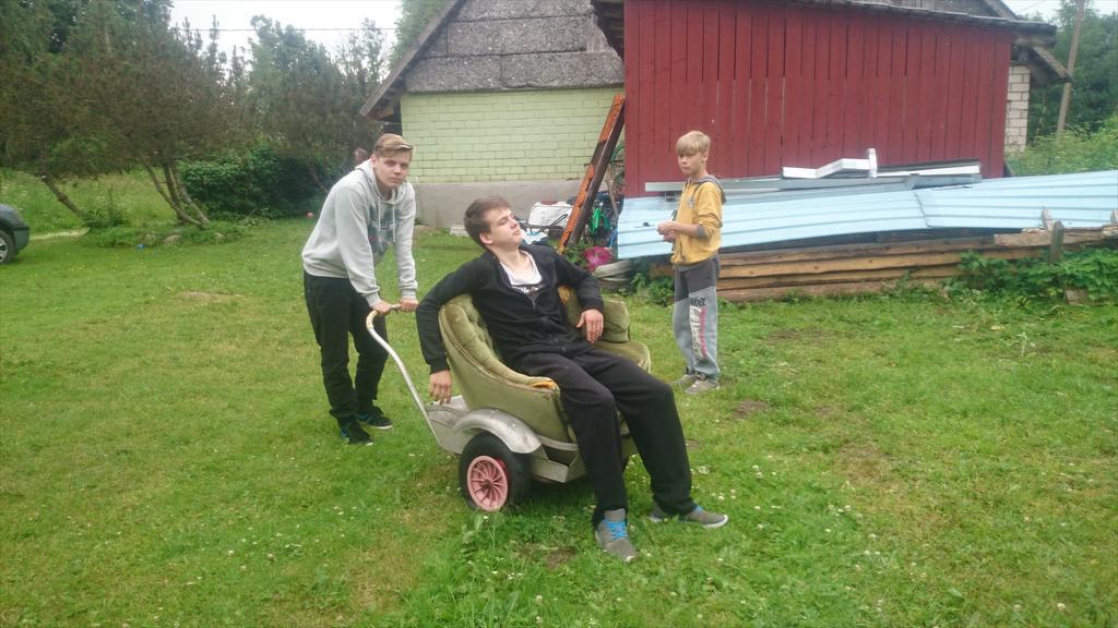 SSavyx's tweet photo. Thug life http://t.co/B9ey3Vd6N1