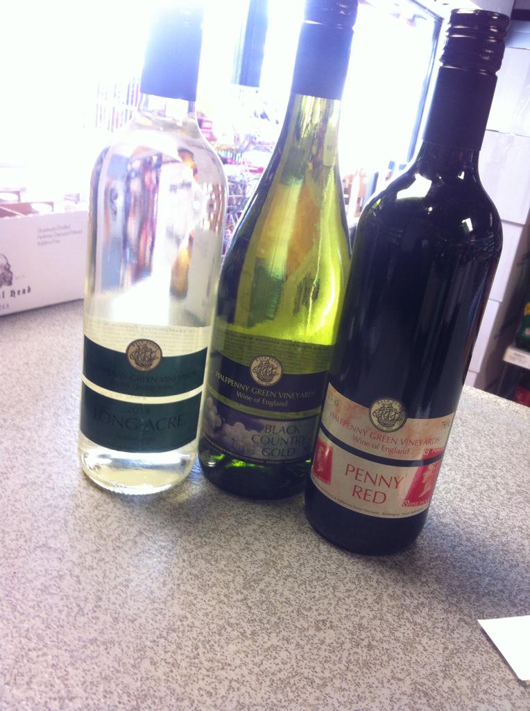 TamworthDrinker's tweet photo. Now stocking #local @Staffie_South @halfpennywines #madeinbritain http://t.co/pDQaJ0Z5Hf