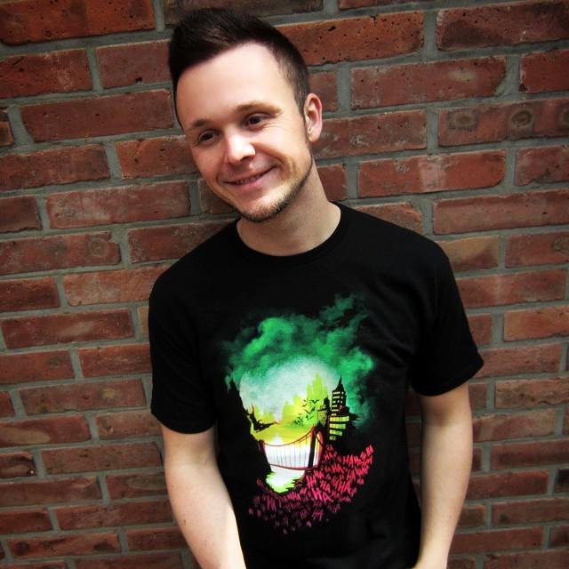 Vuko's tweet photo. Warum denn so ernst? 🐙 Why so serious? 🐸 #dailydeutsch #Joker #Batman 🐱 #shirt #fashion #Mode #suicidesquad #getger… http://t.co/aJTIWuL2zH