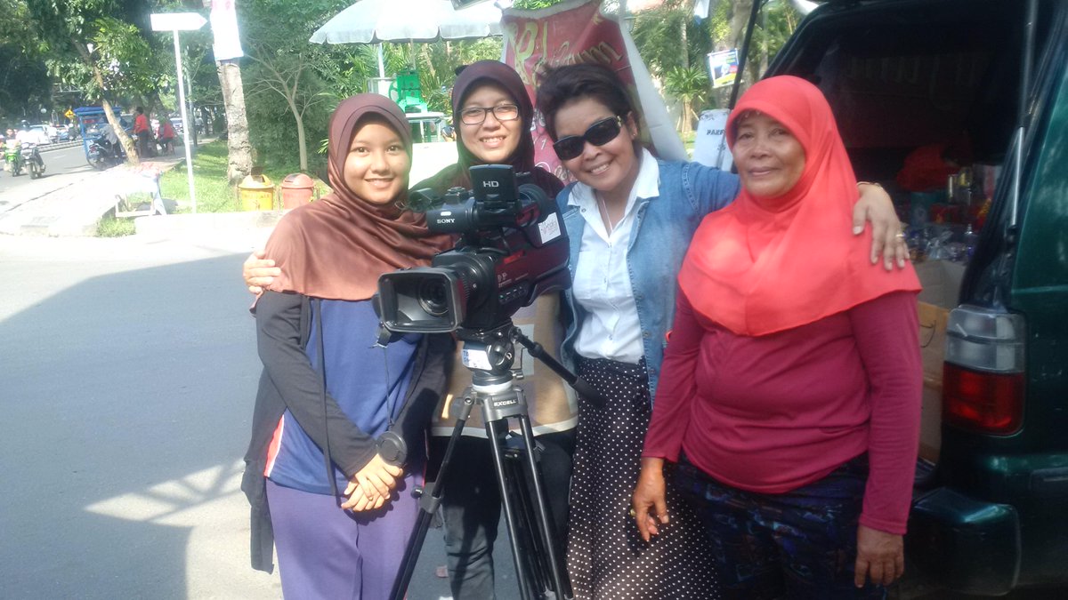 Aku sedekah video inspiratif tapi ditolak tv lokal he he jd pengen dishare ke youtobe aja