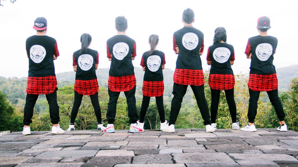 Dodo_limitCrew's tweet photo. Malemmm Gaesss. . . Salam Kangen dari Kita Unlimited PAZ crew @Unlimited_PAZ http://t.co/nkjORYr0Vx