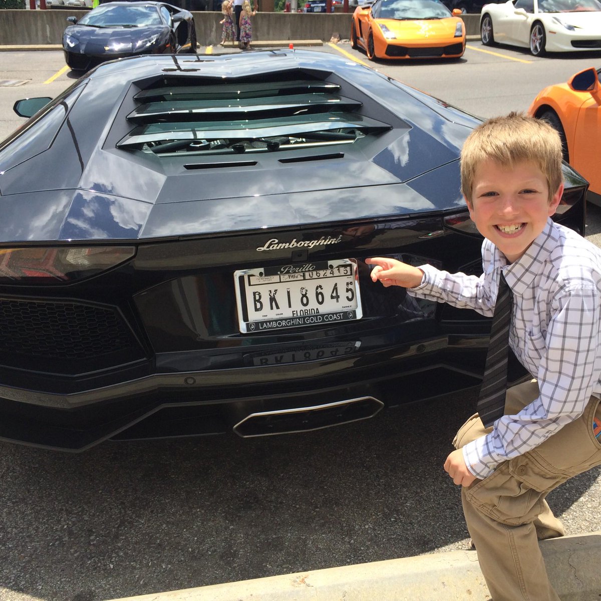 jennwulf's tweet photo. lamborghini http://t.co/5Odj1jwFas