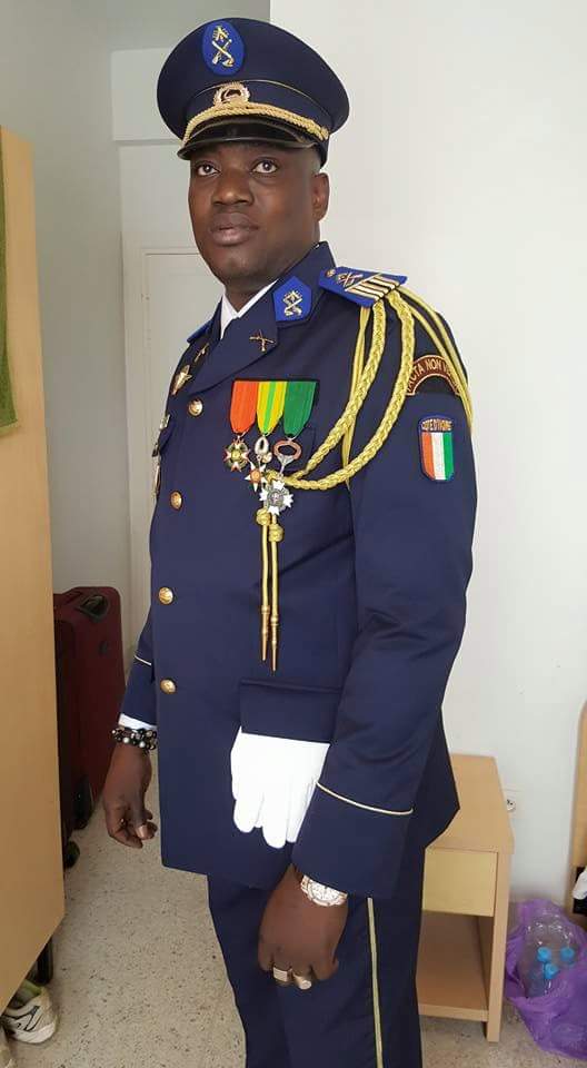 husseinkouame's tweet photo. Le Lieutenant-Colonel Issiaka OUATTARA  (@wattao23) a obtenu ce jour avec brio son Diplôme d'état major au #Maroc http://t.co/HtXNRRSAdB