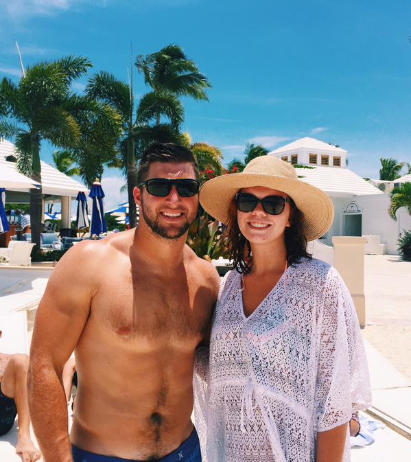 Shirtless Tim Tebow Female Friendly: Latest news, Breaking headlines ...