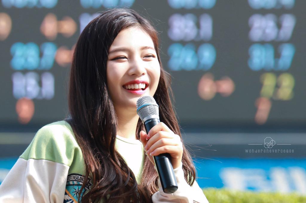 5REDVELVET's tweet photo. [HQ] 150621 RED VELVET at Live Concert in Busan

JOY by WNCJOY (5) http://t.co/cul7adX7Jc