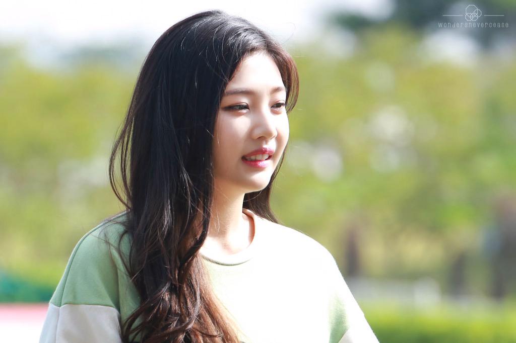 5REDVELVET's tweet photo. [HQ] 150621 RED VELVET at Live Concert in Busan

JOY by WNCJOY (5) http://t.co/cul7adX7Jc