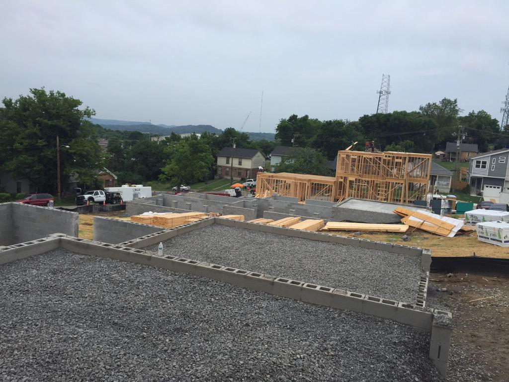 brittdeveloptn's tweet photo. Progress. #sylvansummit #urban #nashville #infill @odysseyco http://t.co/mO4nwYK8dj