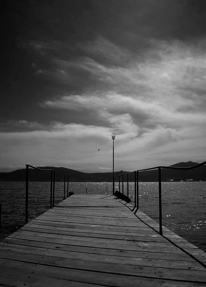 STPicMatch's tweet photo. It's time to play #STPicMatch.  Have fun with this cool photo from @kat_hering http://t.co/9lr7Kc4qle