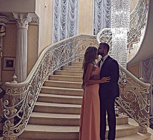 rxmaxn's tweet photo. “@postbadcutee: Sur 70000 milliard d'etre humain tu est celui qui a fait la différence 🌎💕 http://t.co/yq8QL4gTUS”  juste 7 milliards suffis