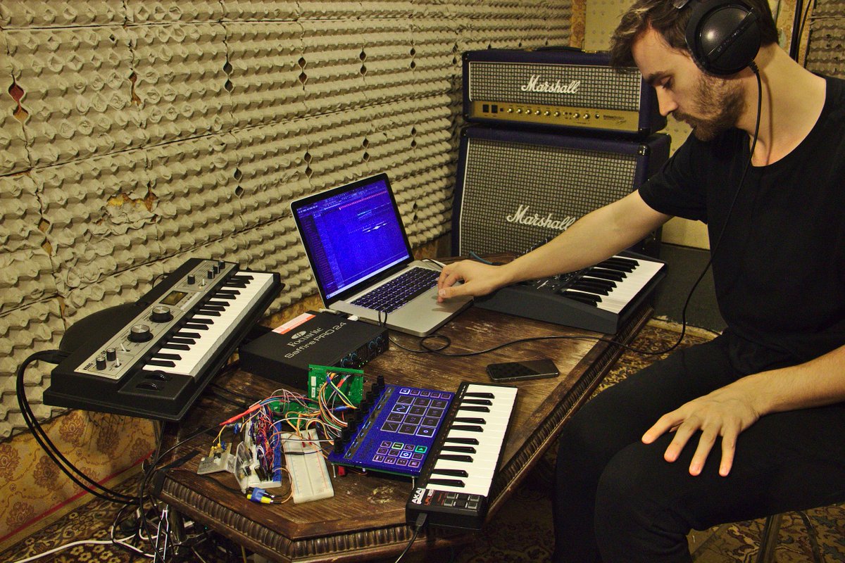 SegmentSynth's tweet photo. Matus recorded awesome electro using #SEGMENT @ArturiaOfficial @KorgUSA and @FL_Studio! @Musician_Helper @Dubspot http://t.co/O67UMRubu0