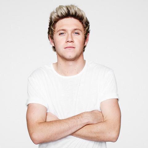 americanxdream's tweet photo. IM SO HAPPY I HAVE THE PRIVILEGE TO GROW UP LISTENING AND LOVING THESE BOYS #1Dfragrance #1Dpics http://t.co/KlbbsLxsfR