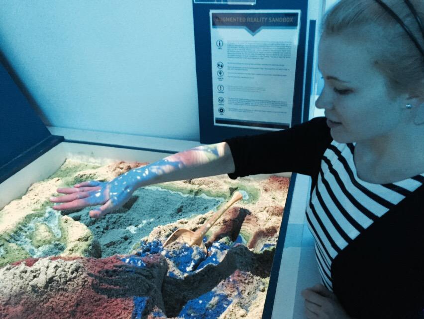 Chartboost's tweet image. .@GalyaV making it rain at the Chartboost roadshow Berlin! #weheartdevs