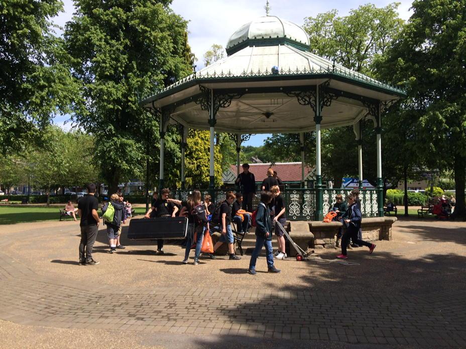 WGSBChoir's tweet photo. Arrived safely in Matlock http://t.co/uJPRldiRS4