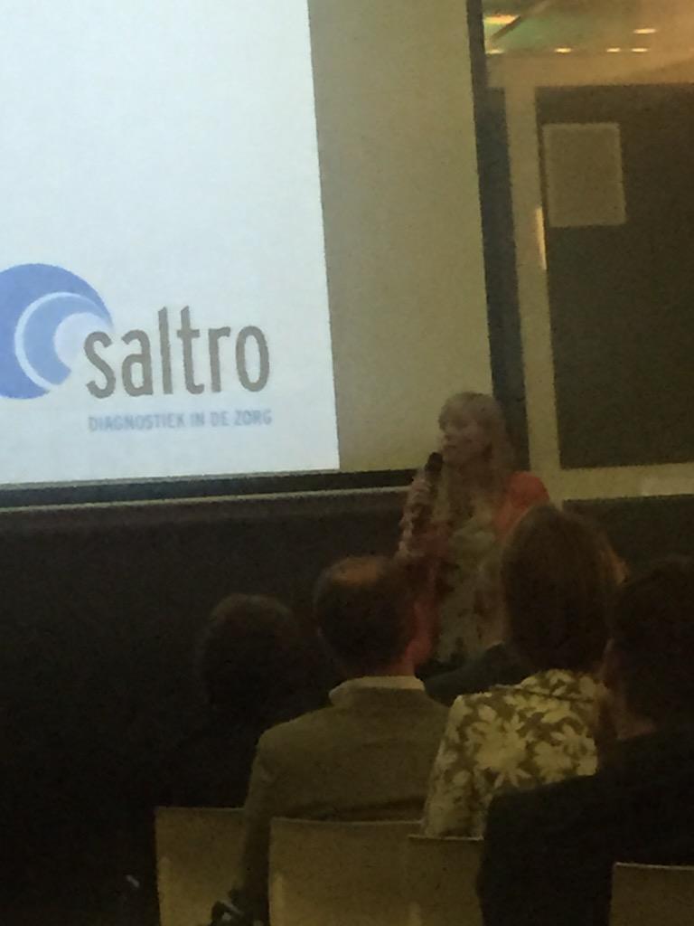 MobileDoctorsNL's tweet photo. .@Saltro_dc pitcht voor de publieksprijs tijdens #happ15 http://t.co/MAo3XK5BcC