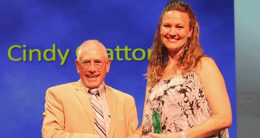 artswoborders's tweet photo. Congrats to Cindy Gratton on receiving the 2015 Gwen Mottram Arts Award #ARTSyll Thank you for all that you do! http://t.co/cmjeVGuVKO