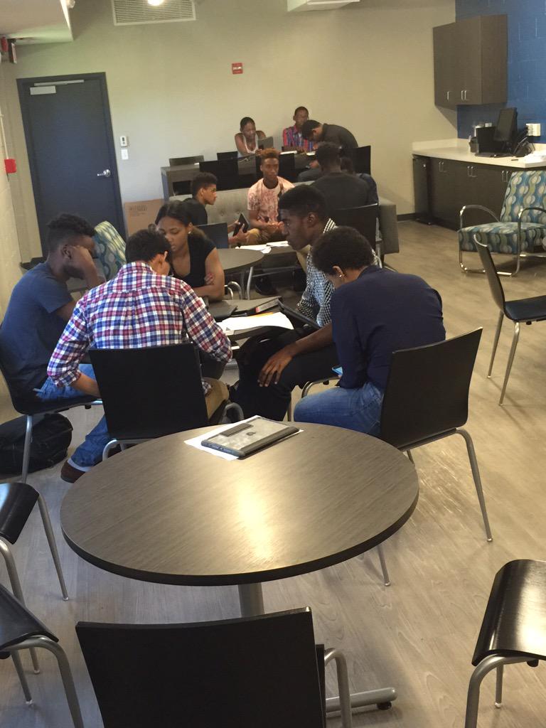 Link2DC's tweet photo. Effective communication is key to strong leadership. Case-study analysis with our young leaders has been impressive http://t.co/r3rc4bq6Ud