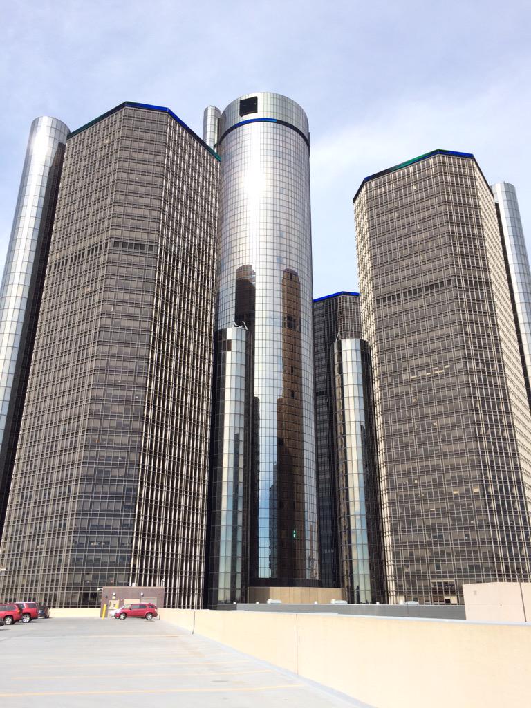 TriciaICONMA's tweet photo. Good Morning from the RenCen! #GM #lovemeetingcontractors #Detroit http://t.co/m5r0dqdlIn