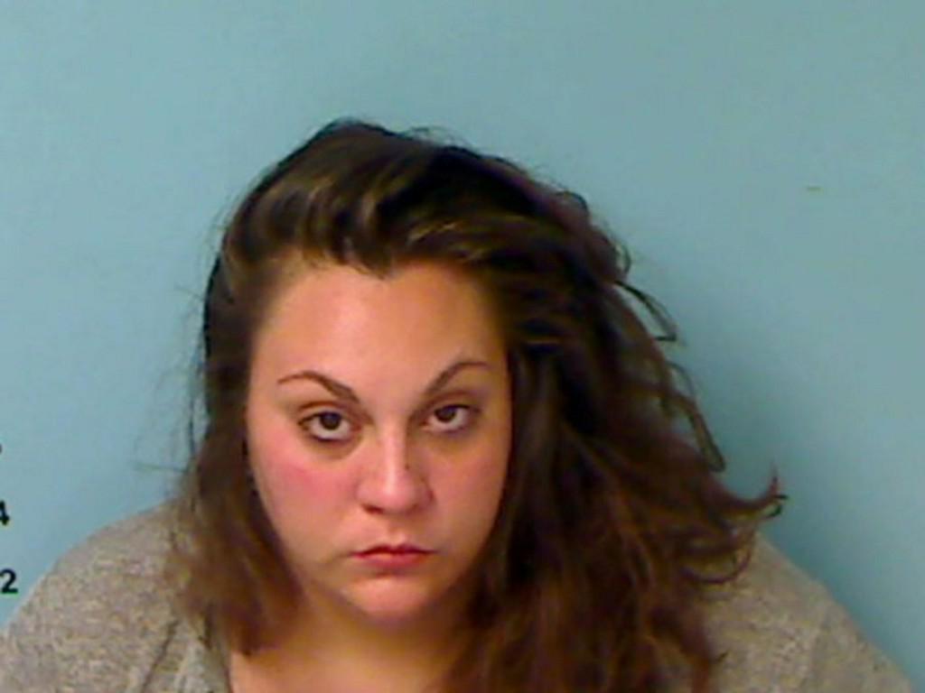 Cosmopolitan's tweet image. Police Arrest Naked, Pizza-Eating Woman for Living Her Best Life cosmopolitan.com/sex-love/news/…