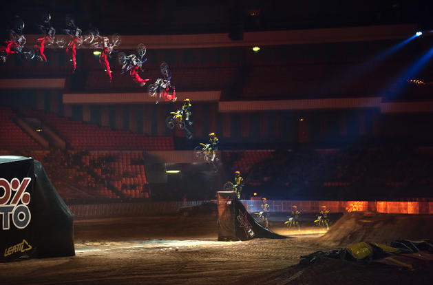 KeepSnapper's tweet image. Not every photographer can shoot motosports so neatly :)
#motorbike #sport #learningtobeaphotographer