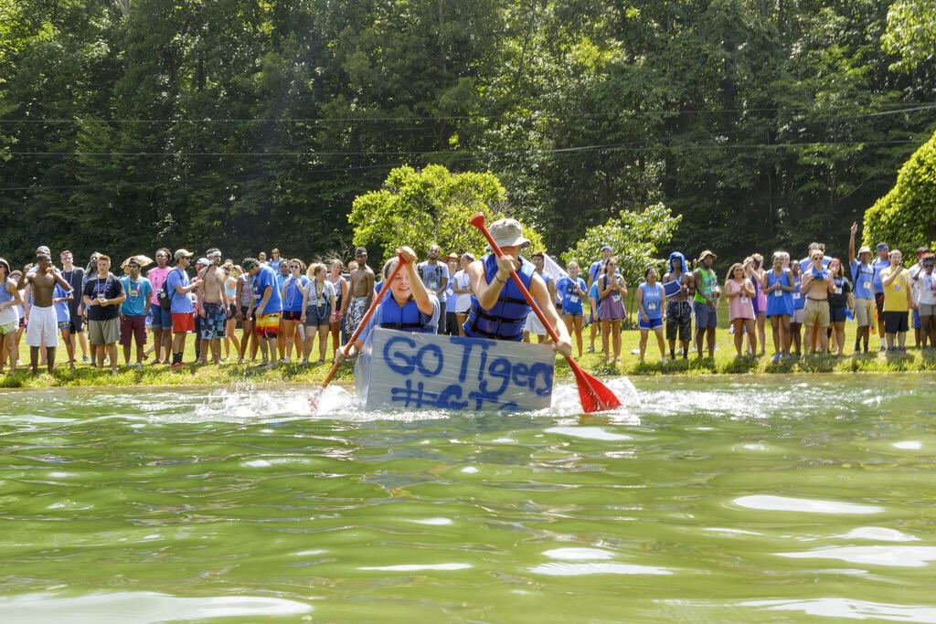 frosh_camp's tweet photo. And there's more! See some of your favorite #FCJune moments here https://t.co/6TJ9eDZksf #UMFC15 http://t.co/wM275jnqmv