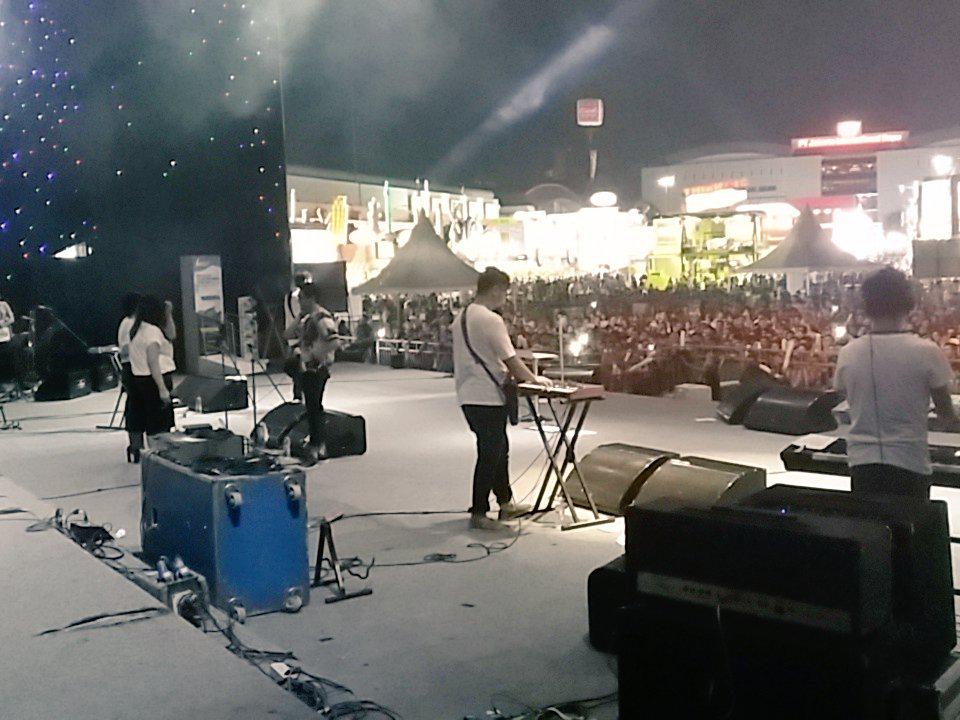 AfganManagement's tweet photo. Masih di panggung #KonserGanas #PRJ2015 http://t.co/B7c8cbgnuJ
