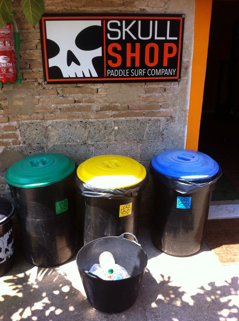 SupSkull's tweet photo. Los tres colores que usamos a diario en #SUPSKULL son #Verde , #Amarillo y #Azul ¿Tú también los usas? @Cogetres http://t.co/oN35Ch8VCu