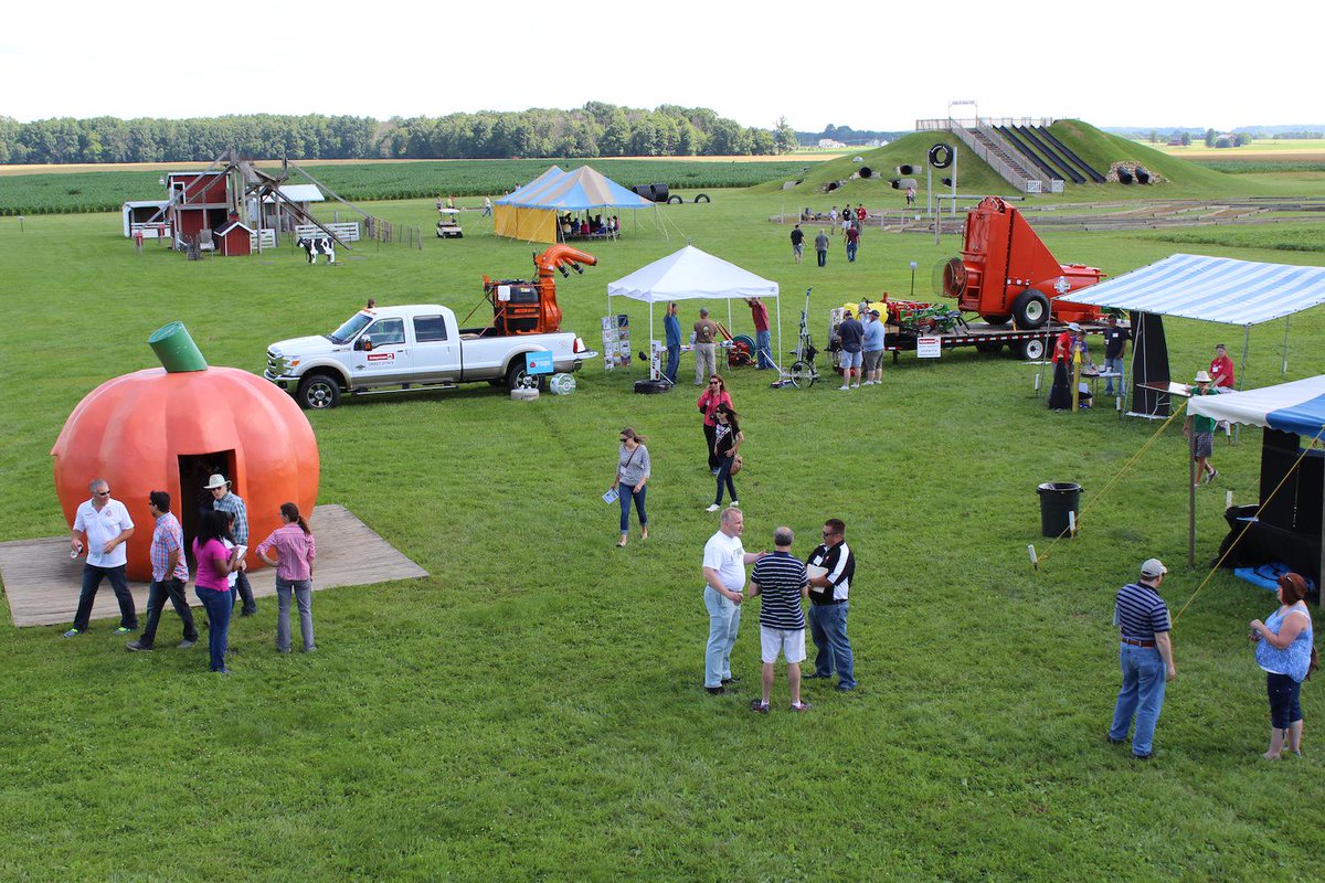 ckick1's tweet photo. Beautiful day for Ohio Produce Growers and Marketers summer field day at Ramseyer Farms. #OPGMA #produce http://t.co/HeUbW6TWMU