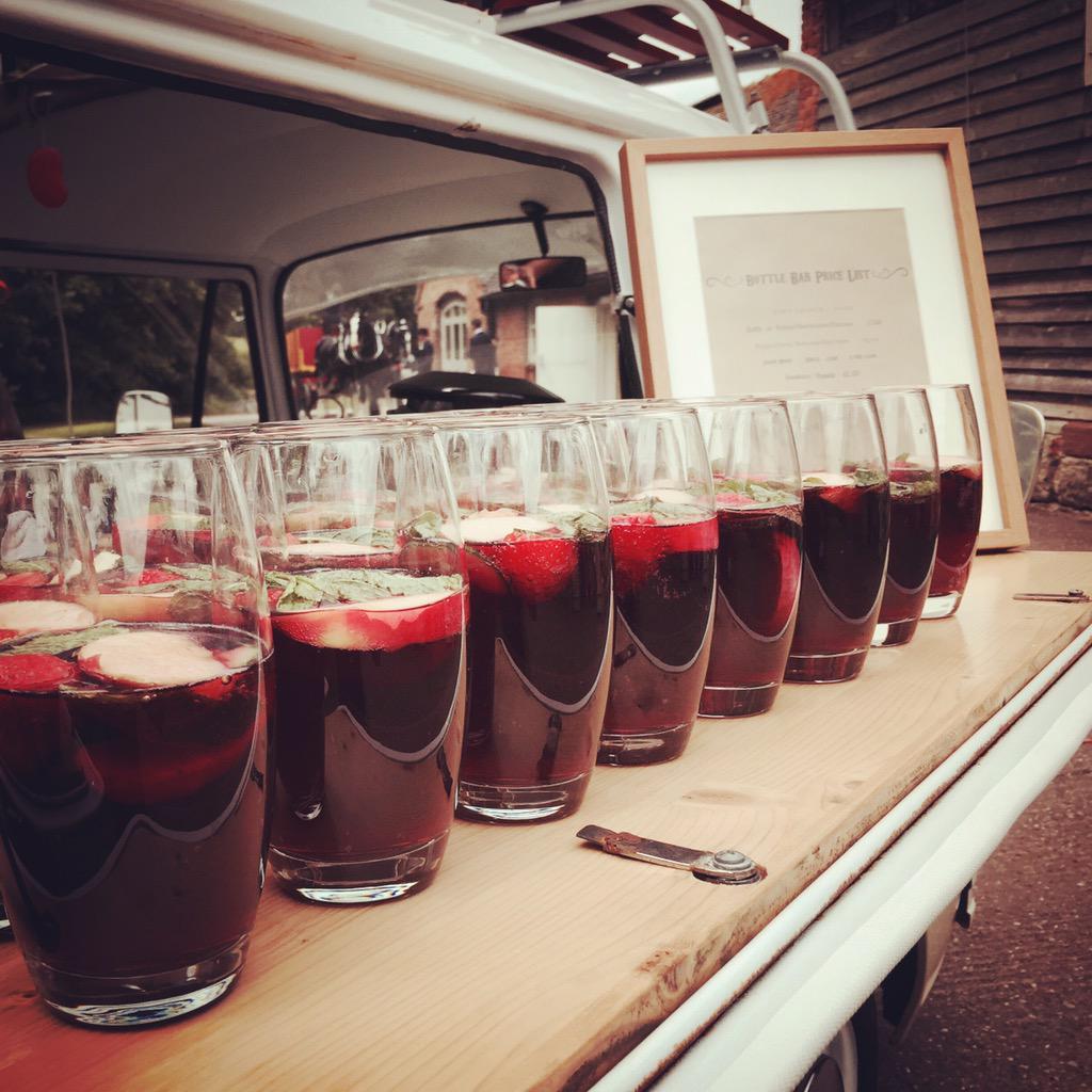 Champavan's tweet image. Today's Pimms went down a storm ... The perfect weather for it ☀️👌🏻 @champavanltd #champavan #pimms #wedding #summer