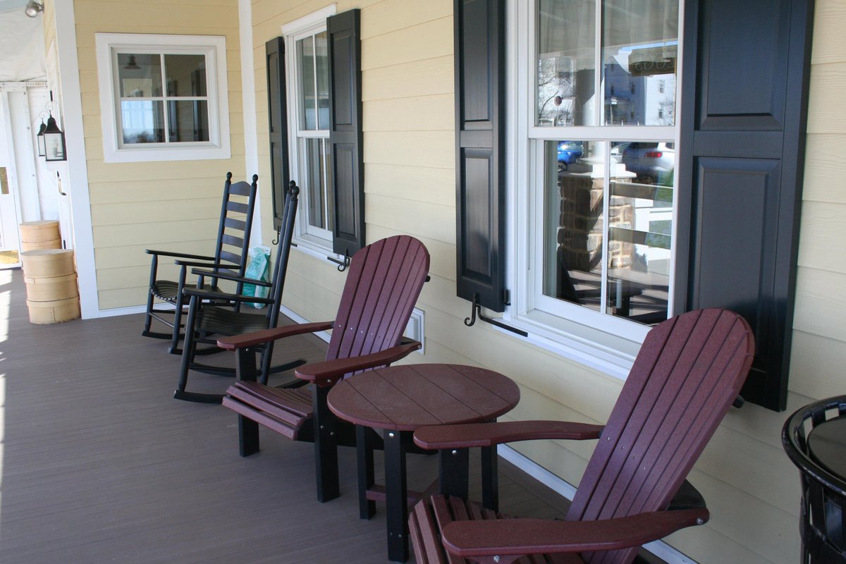 SeptemberFarm's tweet photo. It's a beautiful day to relax on the porch! #lovethisweather http://t.co/LKAd1d3Tjm