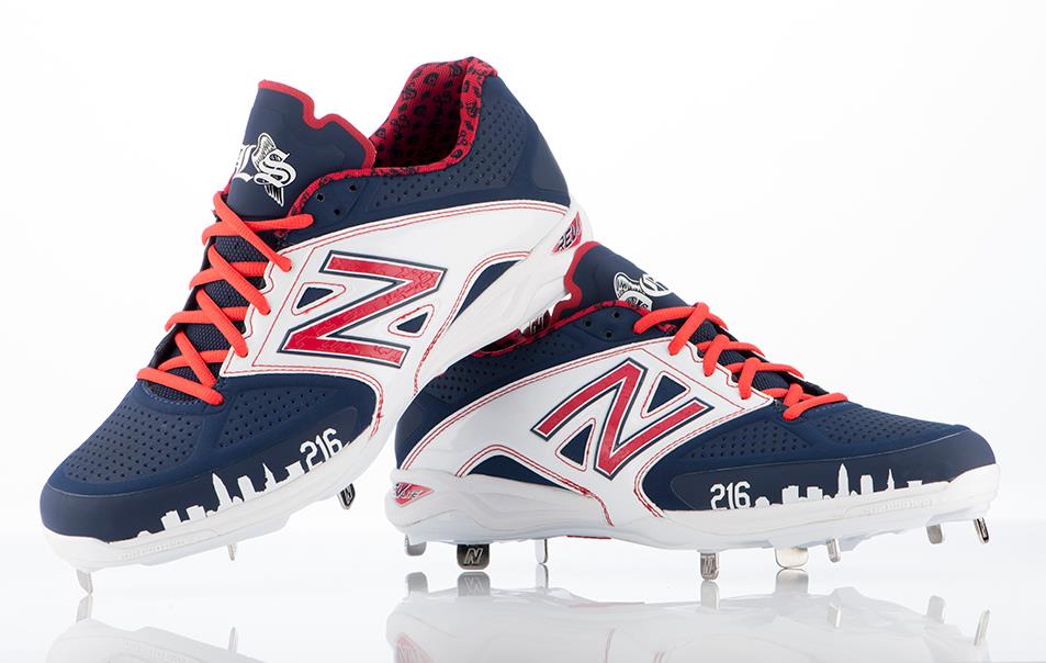 TheBsblr's tweet photo. Retweet if you would rock these New Balance USA Cleats! 🇺🇸⚾️😍 http://t.co/6sFhRXcvFF