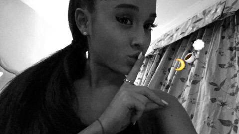 Hello! 💬 I'm Ariana But You Can Call Me Ari, I Enjoy my Dogs and Singing along with acting and StarBucks Rt For me?📷