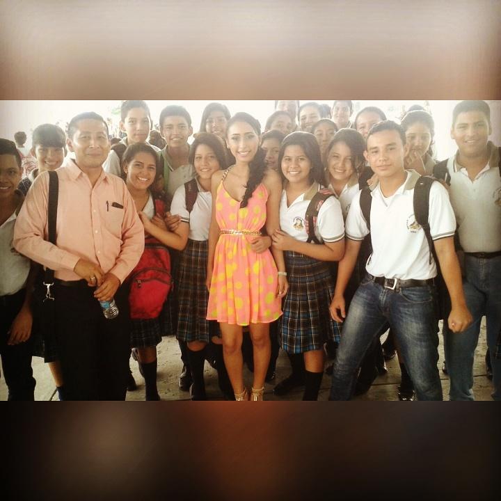 Torres_Mahone10's tweet photo. 1° BGU "ADMINISTRACIÓN DE SISTEMA" 👻😍
KATTYA VI REINA DE LA #UENJ ❤👌👸 http://t.co/jIgJjNatmQ