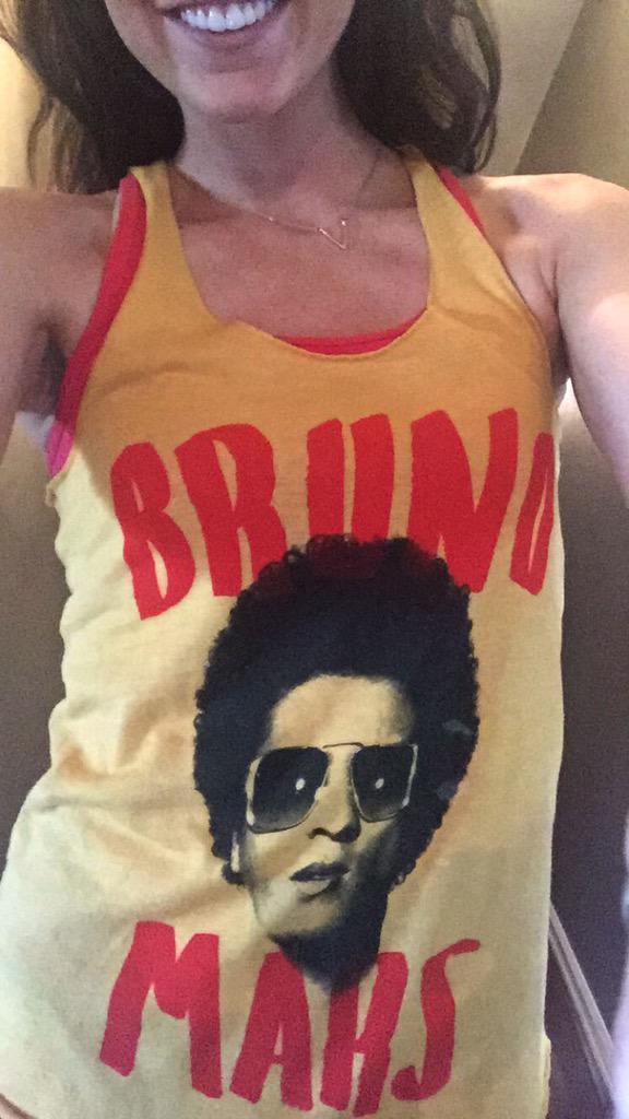oliviabest11's tweet photo. Taking my boyfriend with me to work tonight! ☺️💁🏼😍 @BrunoMars #babe #helovesme #sorrycurt 😉 http://t.co/mvXihaIhCq