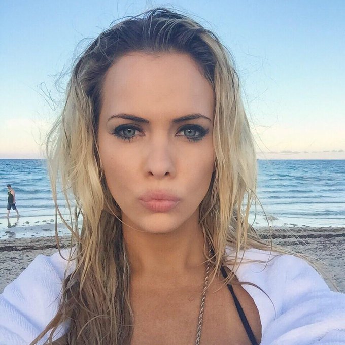 I love the beach #vacations #beach #miami ?? #miniLunadeMiel #amolaplaya http://t.co/RJU6WHrpKZ
