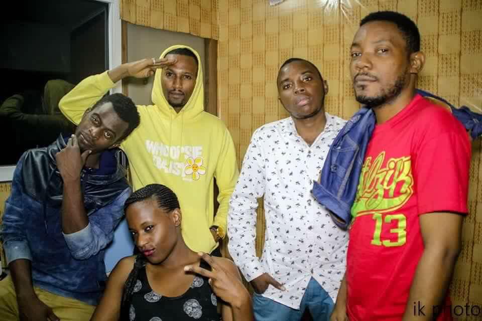 Kazrnbkiller's tweet photo. Gros freestyle c vendredi en attendant l clip ...reste connecte sur la chaîne YouTube kaz officielles http://t.co/QcUkxFUx7p