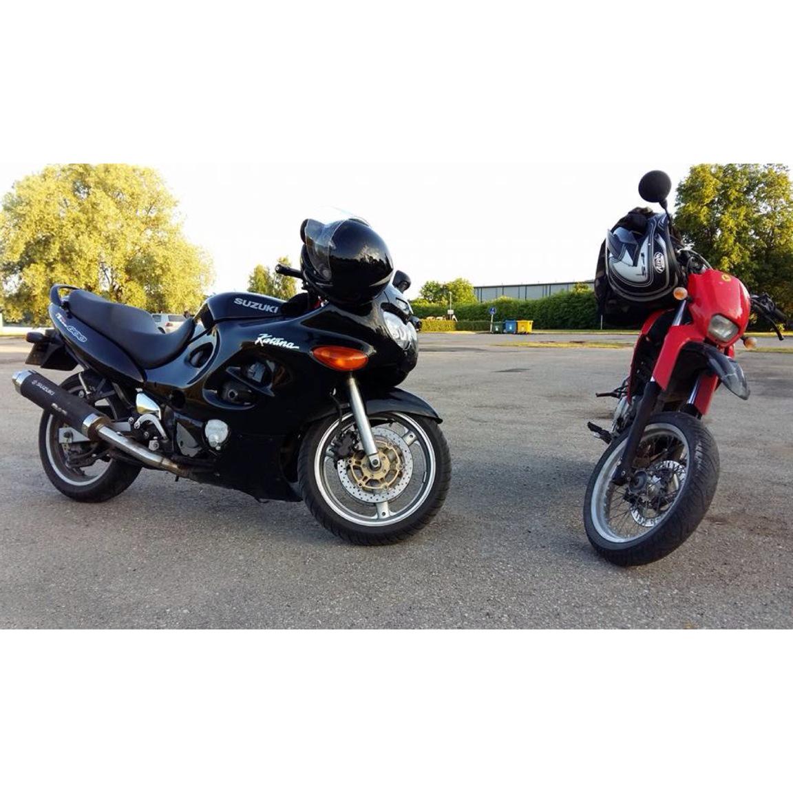 Dzhuntao's tweet image. Ar brachkuu @chapinjsh shodien pakaifojaam #moto #baiks #silts #auksts #ozolnieki #bichiz