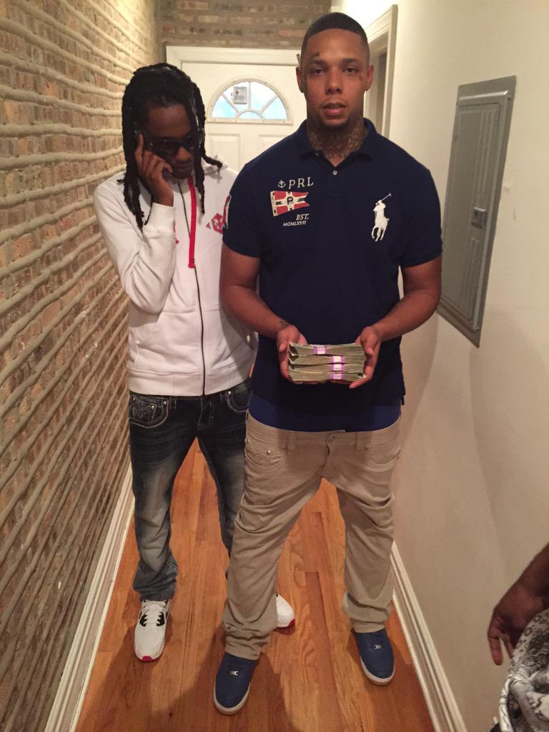 benji_Glo300's tweet photo. #BENJICHASING #GLOGANG @gloryboychapo #BETTYBOOP 🎧🎧🎧🎧 🔥🔥🔥🔥🔥 http://t.co/w6RSKhwQId