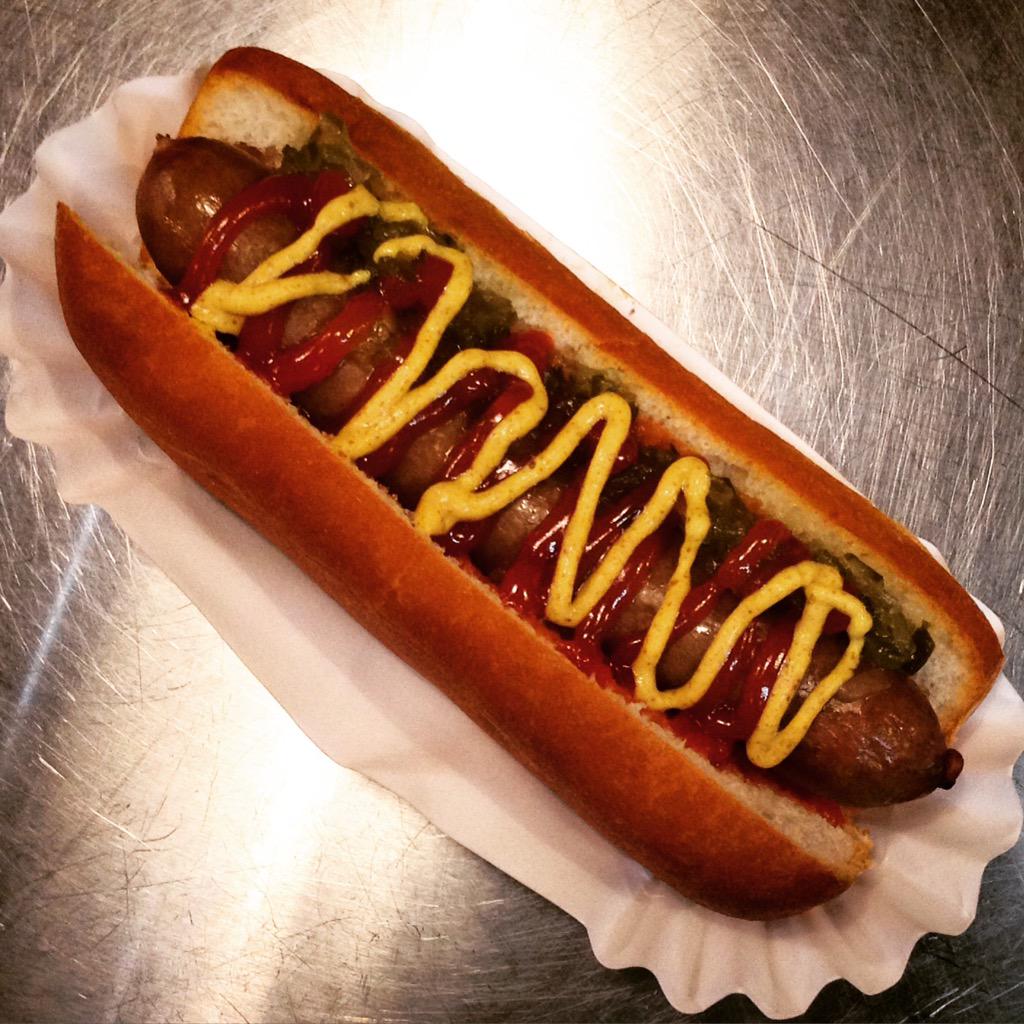 cornerofvermont's tweet photo. We have hot dogs so good, they don't need a pizza.  #farmtotable #pizzahotdogs #goodeats #lifechoices http://t.co/jHDD7CzPtO